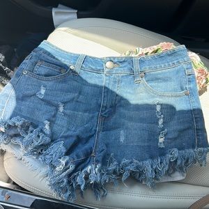 Elan Jean shorts size medium- never worn